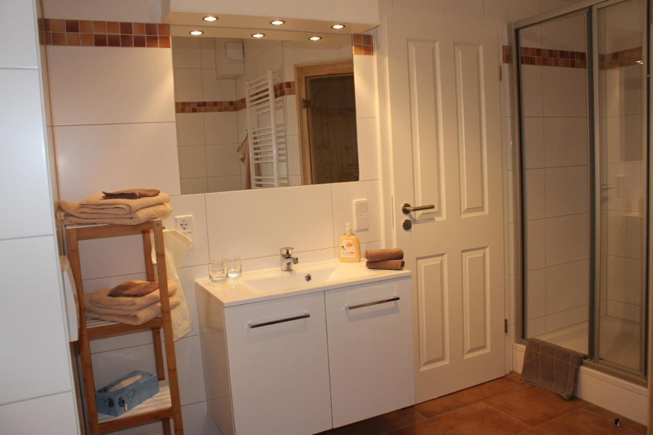 5*Ferienwohnung Seeblick 2 ヴェンディッシュ・リーツ エクステリア 写真