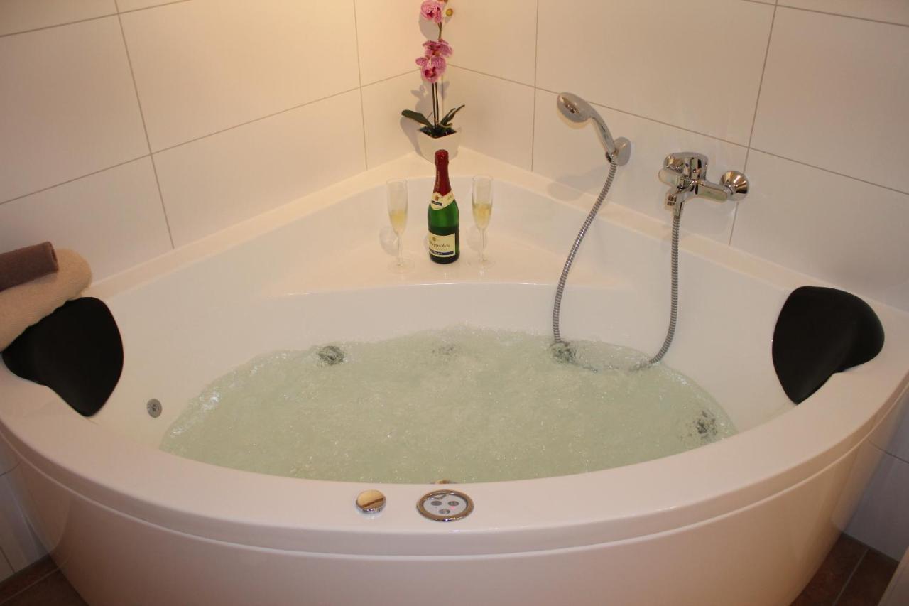 5*Ferienwohnung Seeblick 2 ヴェンディッシュ・リーツ エクステリア 写真